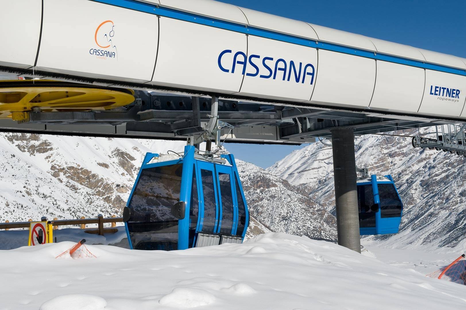 Cabina della Telecabina Cassana sopra la neve