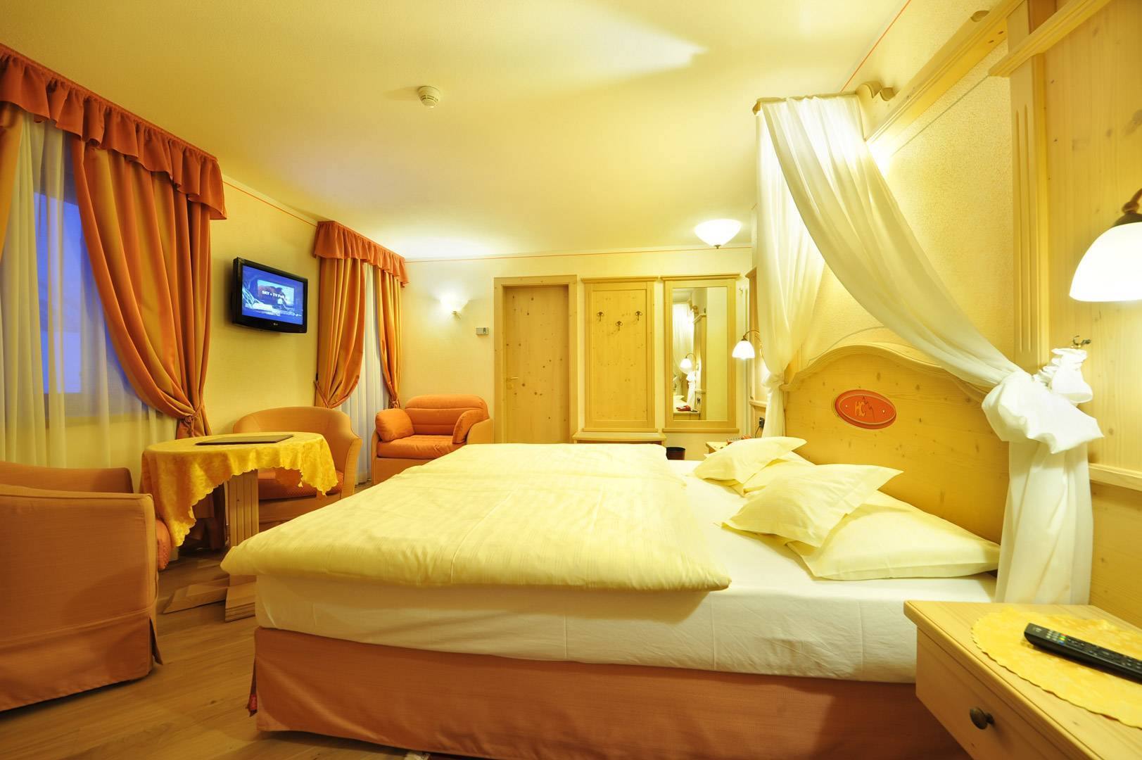 Connecting Room: letto